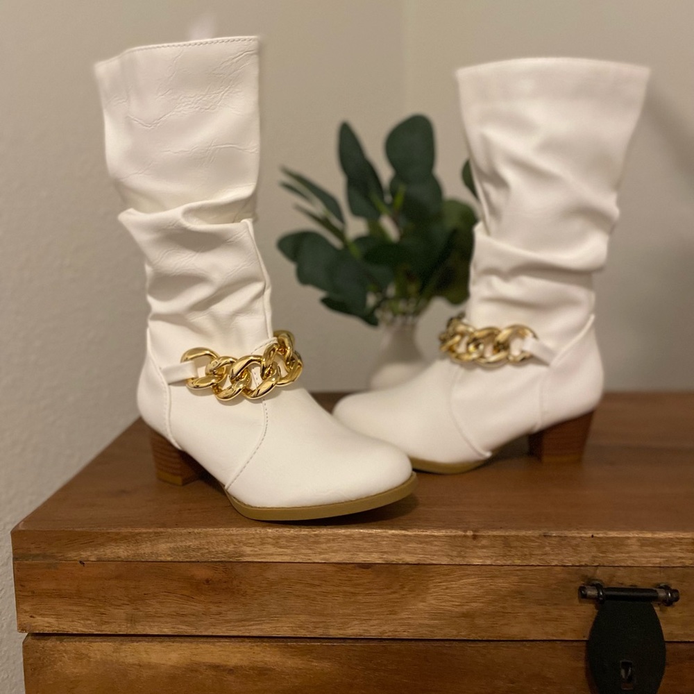 Super trendy boot
